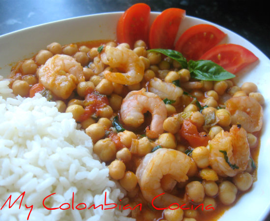 Cazuela de Garbanzos con Camarones